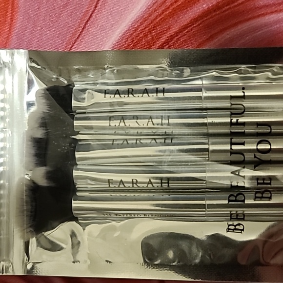 F.A.R.A.H eyeshadow brushes NEW - Picture 2 of 2